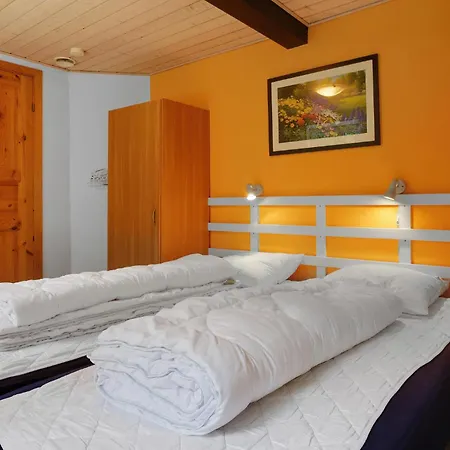 度假居 Hojvang 伦讷