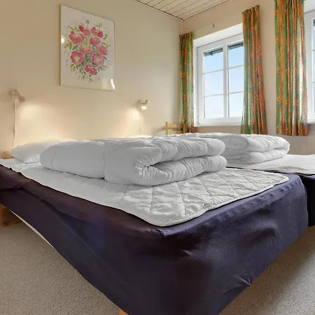 度假居 Hojvang 伦讷